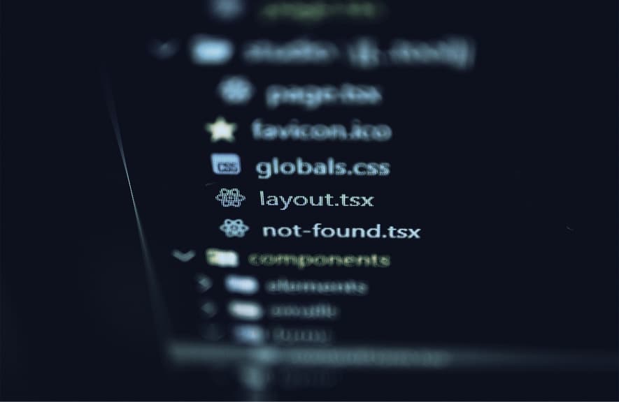 Nahaufnahme von Projektdateien in einem Code-Editor